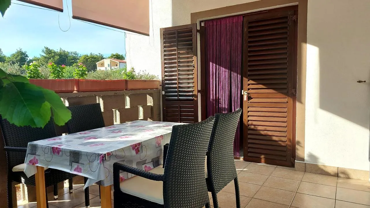 Apartments Banoci Vir